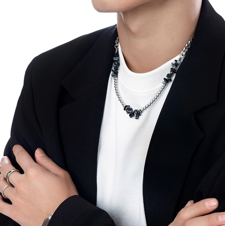 Irregular Stitching Of Fashionable Necklaces